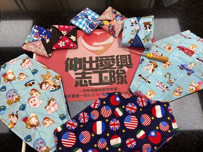 中市社會局一日志工體驗 縫製布衛生棉送愛到非洲