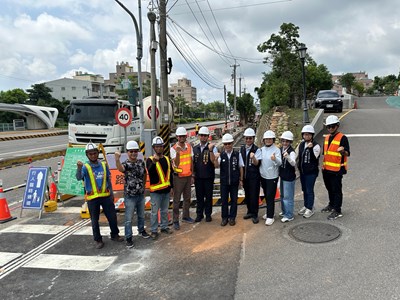 01-颱風逼近仍不停工！建設局長視察台灣大道排水工程及沙鹿易淹熱點　強化防洪系統韌