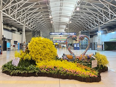 圖1、台鐵新烏日站花卉結合藝術跨域展示_0