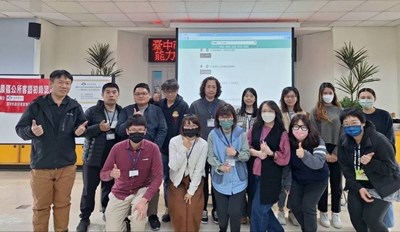 蔡兆程薪傳師與豐原區公所學員們合照