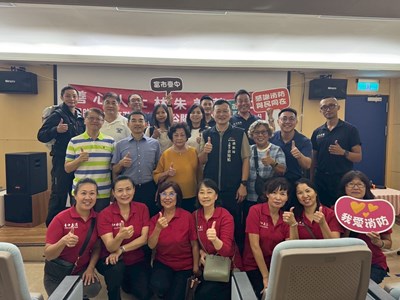 富貿企業股份有限公司親友團與谷關分隊合影留念