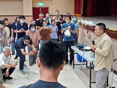 講師介紹運用簡易器具進行防治與安全驅離_0