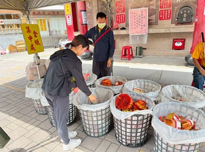 民眾紙錢集中_0