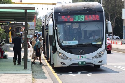 中市調整公車運價提升駕駛福利 公車業者為駕駛加薪4,000元以上 (1)