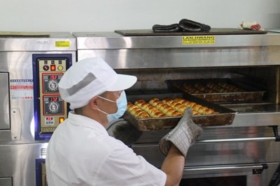 因應中秋即來臨趕製中秋月餅提醒業者注意勞動權益_0
