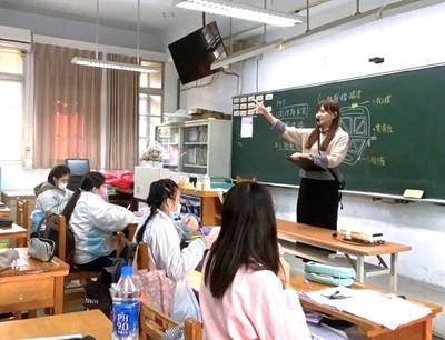 臺中家商教師戴依伶-2