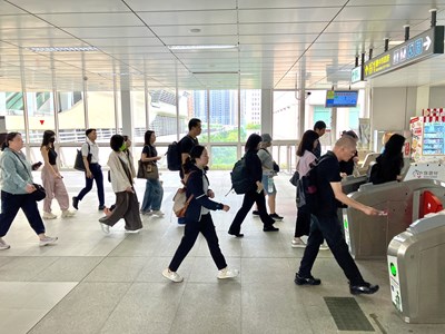 台中捷運公司尋找第5000萬人次幸運旅客,提醒旅客檢查票卡號碼(照片為示意圖,與中獎人無關)