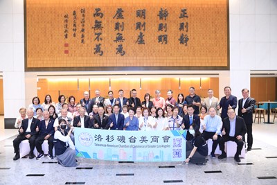 盧市長與洛杉磯台美商會僑領大合影_0