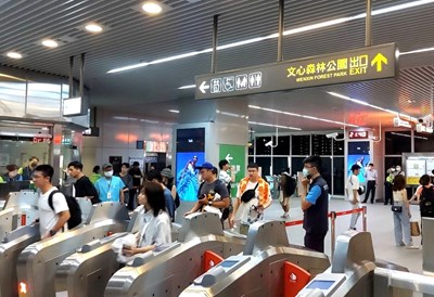 中捷公司加派人力在重點車站維持乘車秩序