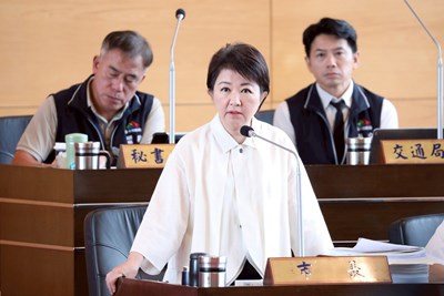議員批中央公布公車事故傷亡人數有落差 盧市長籲政府執政務必公平公開