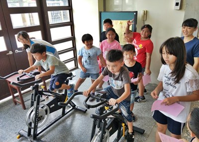 永安國小-「發電腳踏車」創意教學