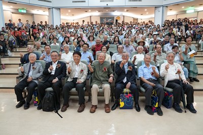 公版-蔡友開幕式，文化局副局長曾能汀及眾多藝術界、教育界貴賓共襄盛舉。