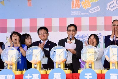 張局長、日本宮崎縣政府商工觀光勞動部代表與貴賓call out購物節機票得主_0