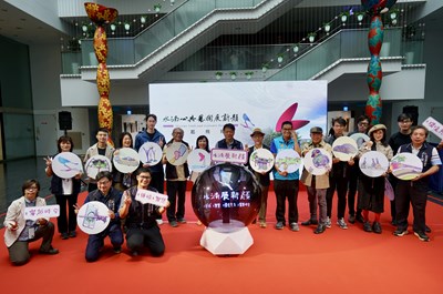 執行小組委員與藝術家等大合照1