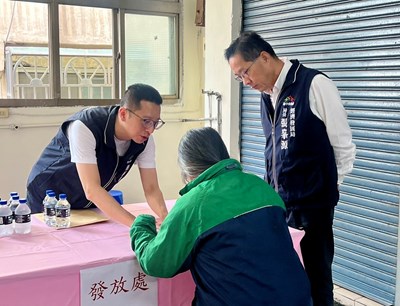 中市府經發局長張峯源至烏日市場視察