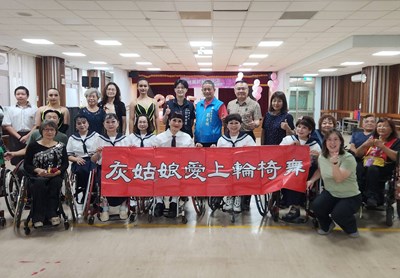 「2025輪轉舞起藝文交流」開幕式貴賓合影