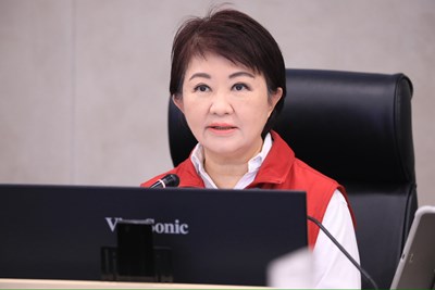 鳳凰颱風路徑飄忽不定   盧市長坐鎮災害應變中心：市民家人勿掉以輕心