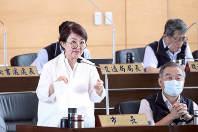 盧市長說明，售地費用用來彌補當年度預算的缺口，已經用於社會福利及公共建設
