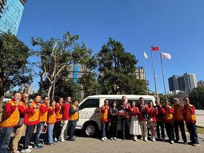 國際獅子會300C-1區溫暖臺中   捐贈復康巴士