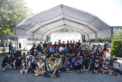 本日國小組選手、U15選手與來賓大合影。