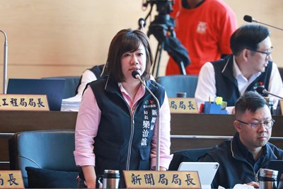 新聞局長欒治誼