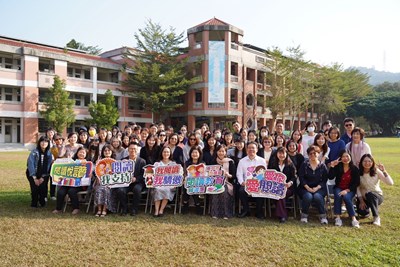 圖書教師大合照1_0_0_0