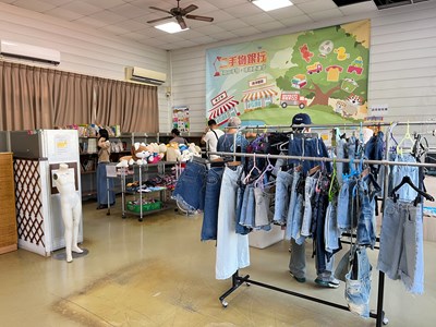 民眾選購二手物品_0(1)