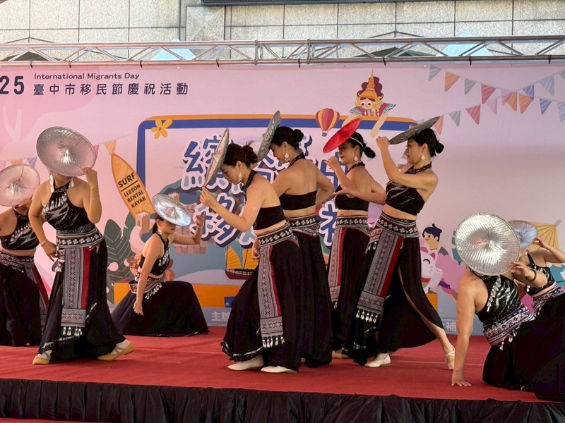 陽光民族舞蹈團