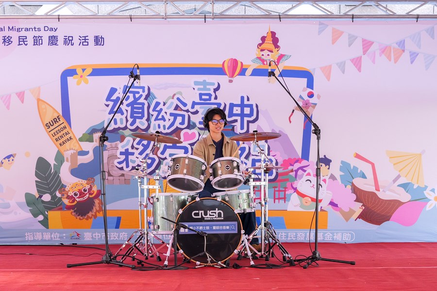 賴小不 爵士鼓表演