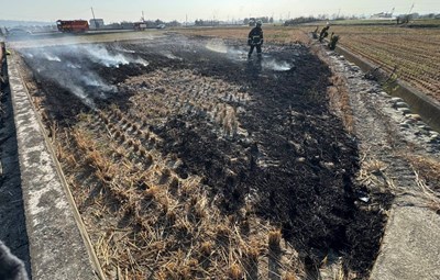 違反田野引火燃燒規定依消防法第14條規定處新臺幣三千元以下罰鍰
