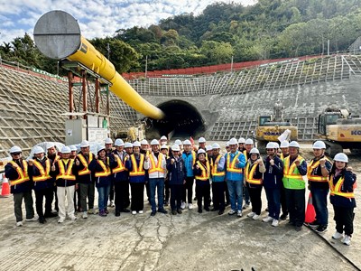01-東豐快「最挑戰」工程公老坪隧道進度超前！建設局長：朝118年全線貫通邁進_0