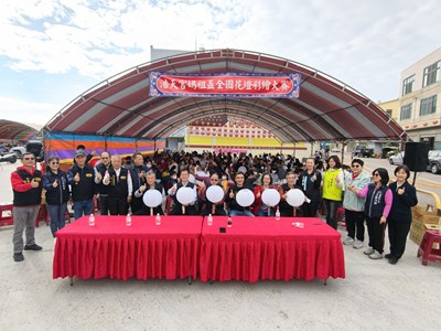 梧棲浩天宮首辦媽祖盃花燈彩繪大賽，民政局長感謝致力文化傳承