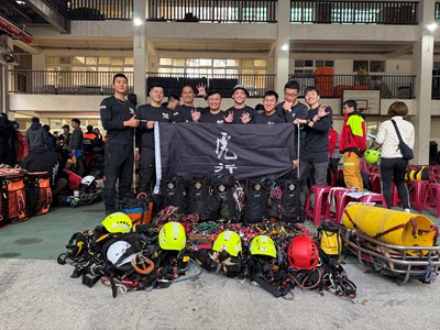 隊伍報到及裝備清點