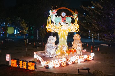 城區攜手南屯萬和宮，以龍馬神獸為主視覺，象徵太平盛世，祈願世界祥和、城市安樂