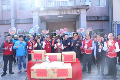 盧市長與谷關消防分隊合影