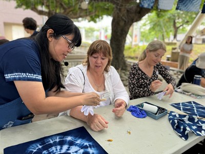「義藝非凡—推波助染」藍染推廣活動，一塊藍布成為跨文化的共同語言_0_0