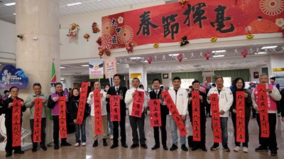 客委會江主委與來賓共同獻上新春祝福