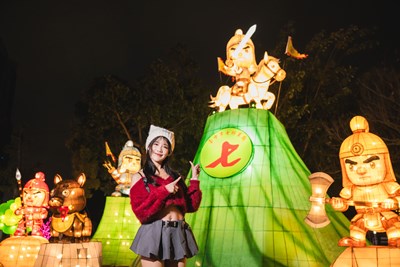 七將軍爺「神助攻」！民政局幸福祈願村「忠義護鄉土」燈組添神奇趣聞