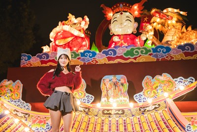 最萌導覽員上線！超人氣網紅貓貓帶路，解鎖民政燈區「幸福祈願村」沉浸式祈福體驗