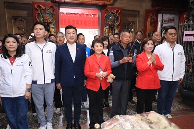 大年初一連訪四宮廟發「馬到金來」小紅包 盧市長：願國泰民安、市政昌隆