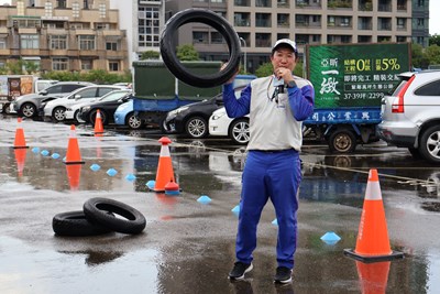 依照宣導對象設計主題並邀請專業講師推廣交通安全，增加宣導印象