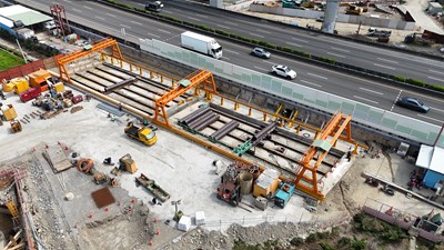 01-穿越國道1號「開洞」！全國最大台中市政路延伸管冪工程邁入關鍵里程碑
