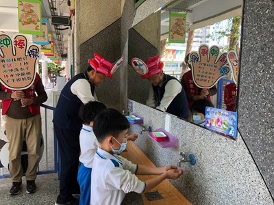 防治腸病毒，正確勤洗手 (2)