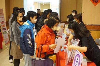 民眾踴躍參加徵才活動