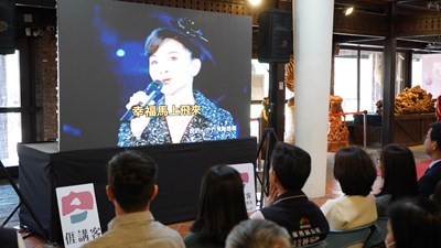 鳳飛飛之子趙彣霖錄製祝福音檔，祝大家幸福馬上飛來_1(1)