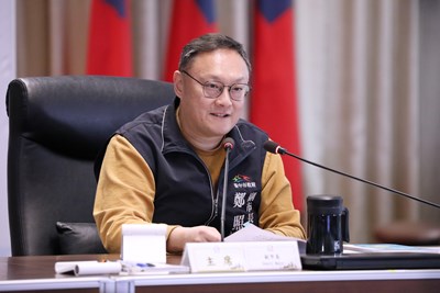 台中市政府副市長鄭照新今(17)日代理市長盧秀燕主持市政會議
