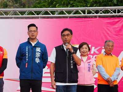 運動局長游志祥代表市長盧秀燕出席為車友加油打氣。