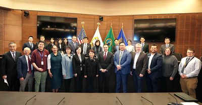 台中市府訪團與塔可瑪市府團隊合影