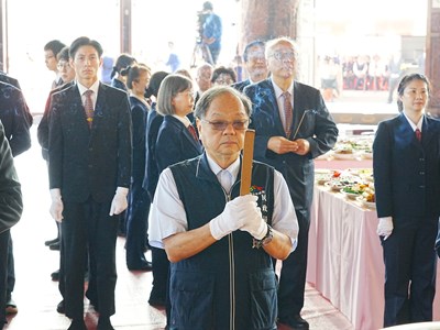 吳局長擔任初獻正獻官