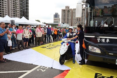 透過實車、實境的交通安全教育宣導，讓騎士體驗用路情境確保安全